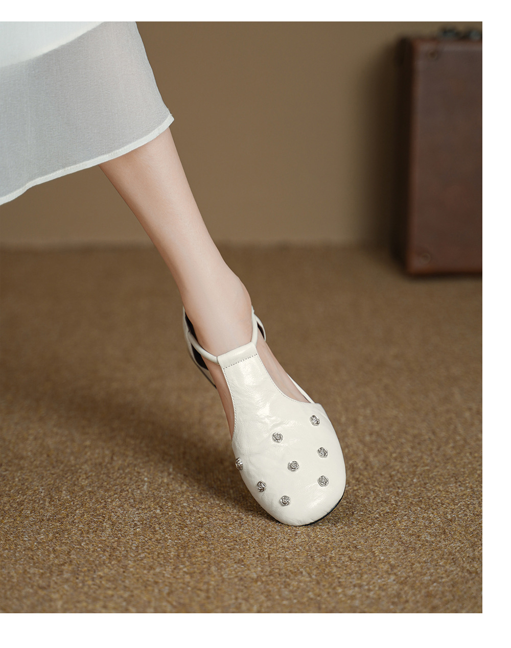 Sandal nữ quai ngang gót vuông ổn định, mũi kín, quai chữ T, form rộng cỡ lớn 33–42 — đen chi tiết 6