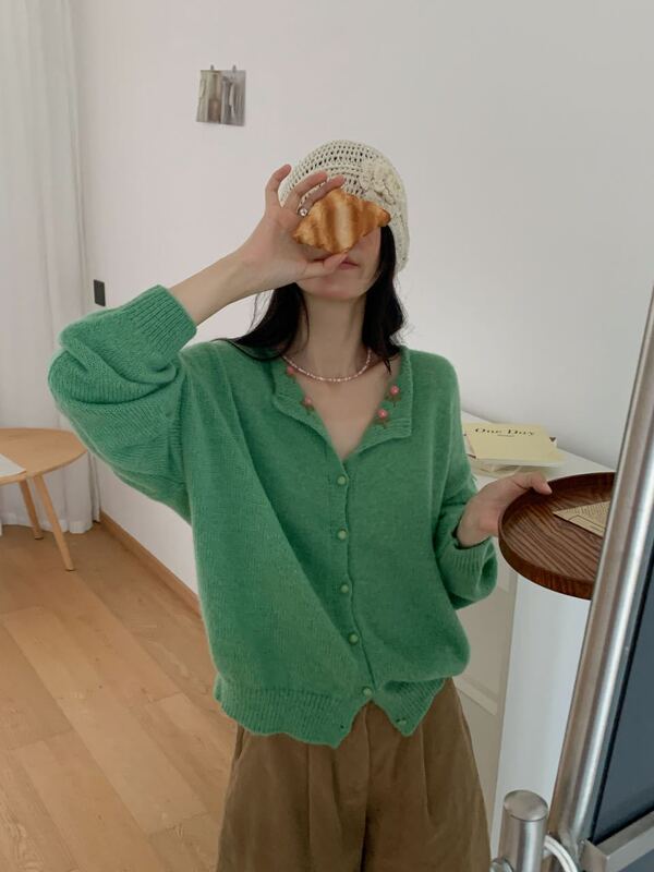 韩系设计感刺绣花朵V领针织开衫温柔软糯糯圆领纯色纽扣毛衣外套|undefined