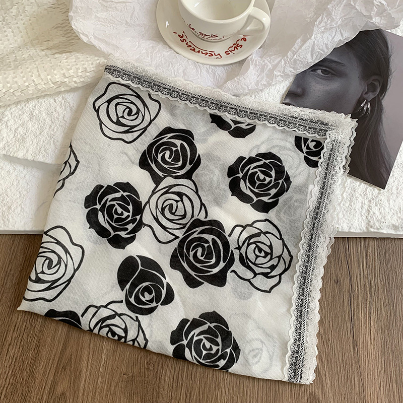 Camelia en blanco y negro