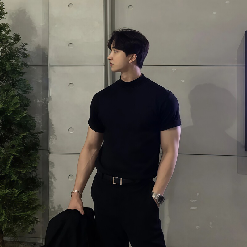 Men's T-shirt Summer Men's Elastic Solid Color Short-sleeved Sports Fitness Round Neck plus size Slim-fit Neck Tight Base Shirt