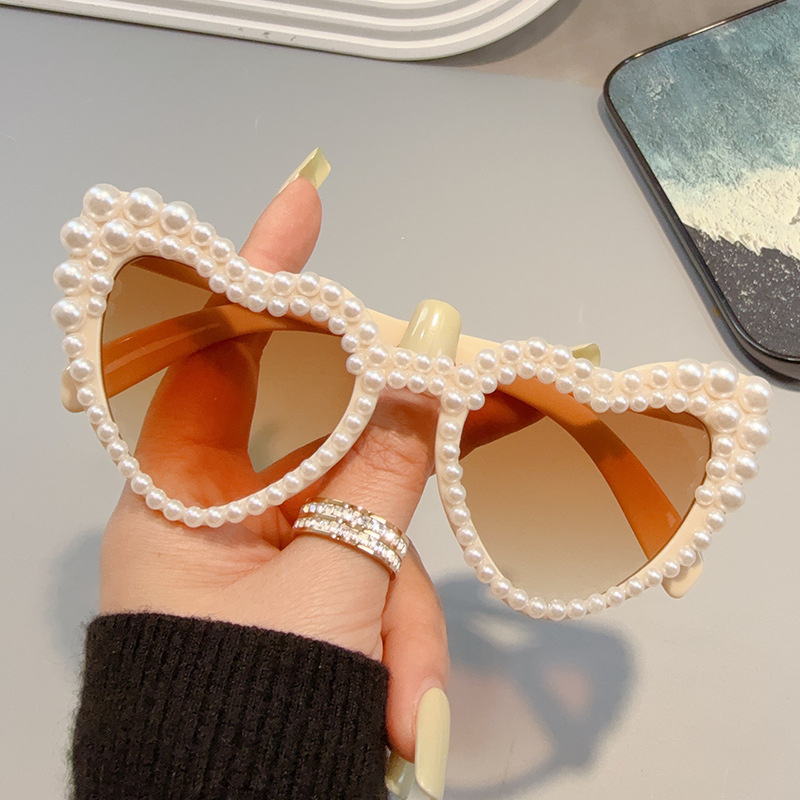 Perla de doble fila doble con marco beige