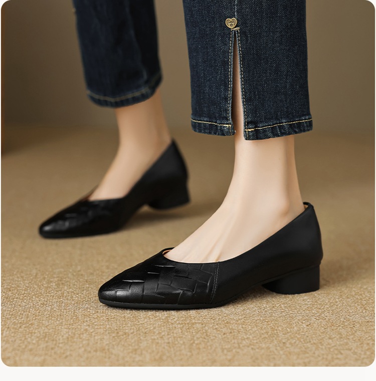 Giày lười nữ mũi tròn miệng nông gót thấp da cừu dập nổi cổ điển — Màu nâu chi tiết 17