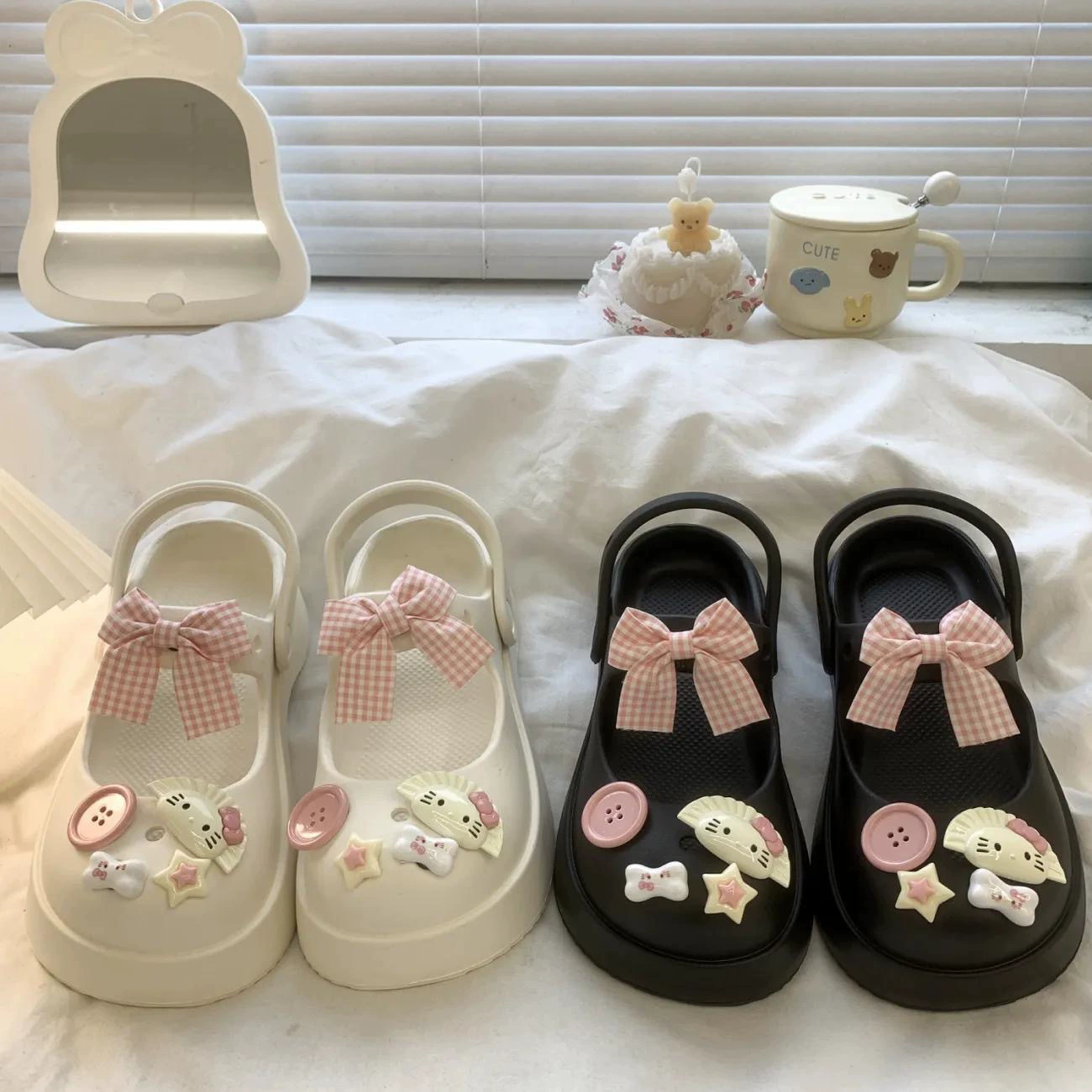 Cute summer sandals, bag, beach slippers