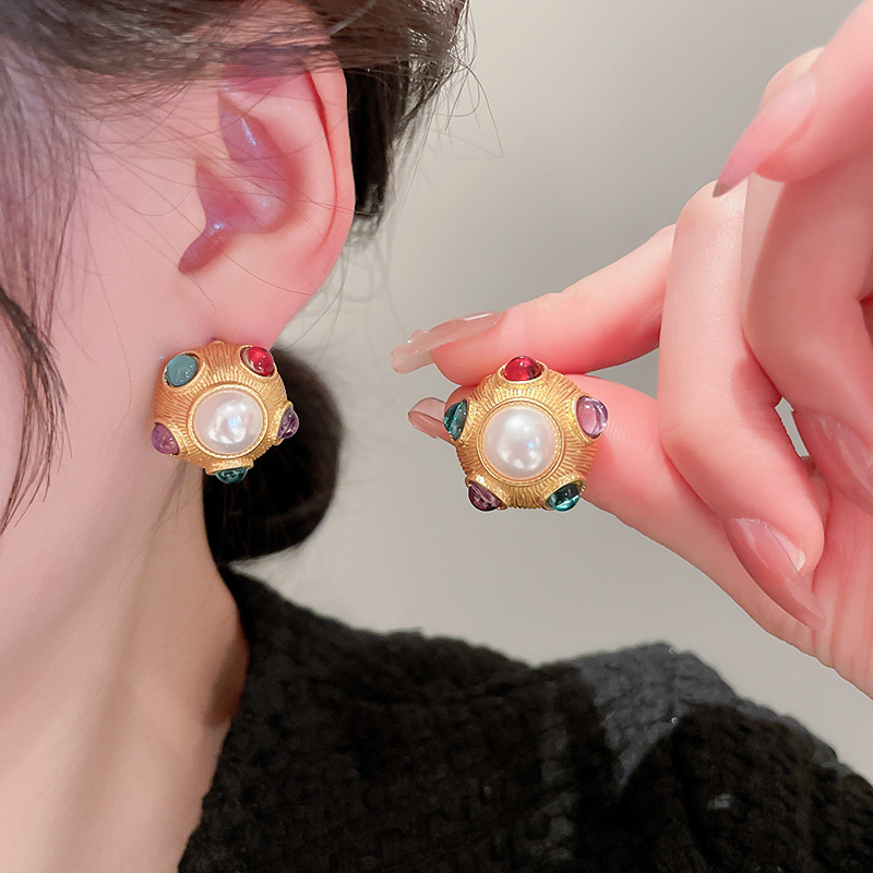 Retro C Shape Copper Irregular Plating Artificial Pearls Earrings Ear Studs 1 Pair