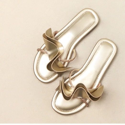 Flat Lotus Leaf Slippers for Women's Summer Outer Wear, High-End French Golden Beach Slippers, Fairy Style New Style