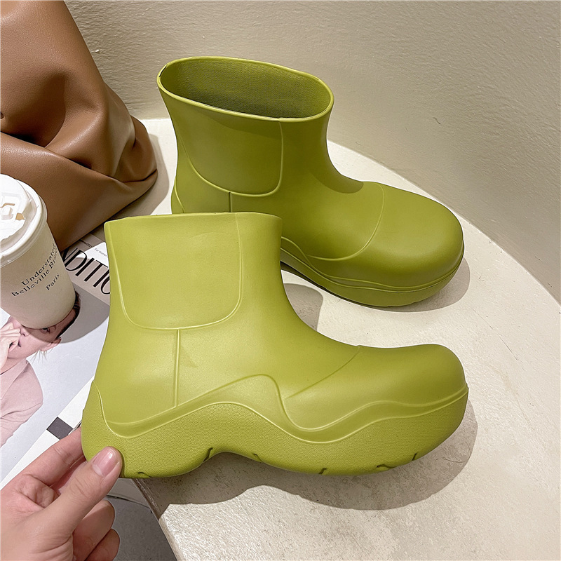 2025 New Candy Color Rain Boots Women's Summer Fashion Waterproof Non-Slip Rain Boots Internet Celebrity Same Style Short Boots Thick Bottom Water Shoes