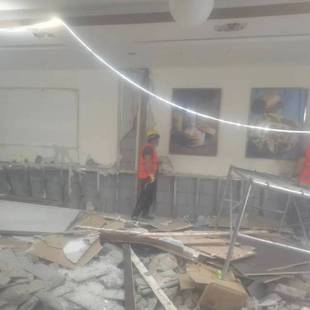 Decoration and Demolition, Undertake Factory Demolition Projects, Include Garbage Removal, 24-Hour Door-To-Door Service, Recycle and Dismantle Materials