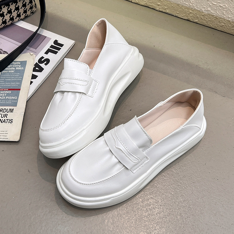 Spring and Summer 2024 New White Shoes Women's Flat Shoes Genuine Leather Nurses Pregnant Women's Slip-on Shoes Beans Foreign Trade