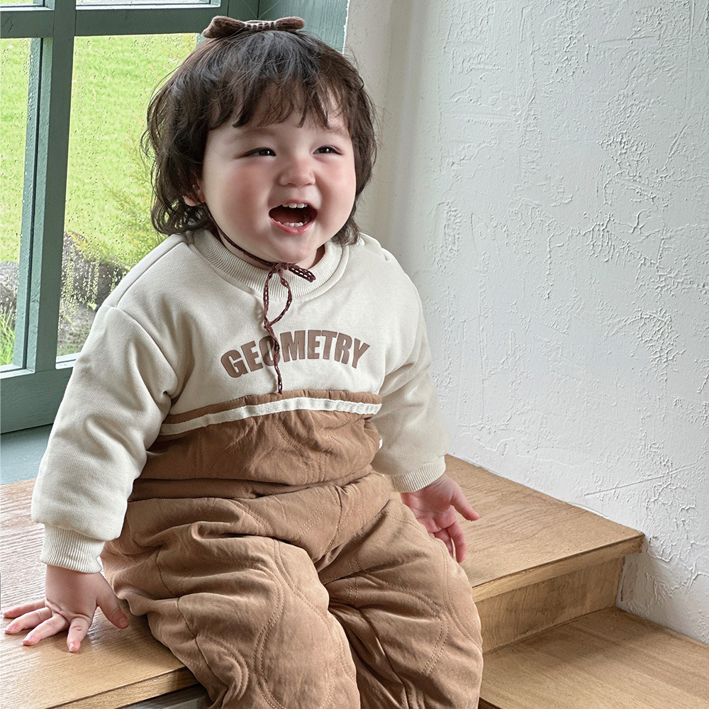 2024 ropa para niños coreanos otoño e invierno engrosamiento traje cálido para niños de 1 a 3 años traje de salida acolchado de dos piezas 2