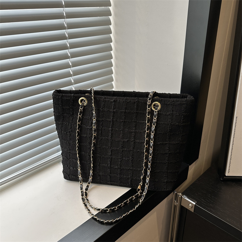 Bolso de hombro de cadena de gran capacidad para mujeres 2024 primavera y verano nuevo estilo versátil bolso de brazo bolso de viaje