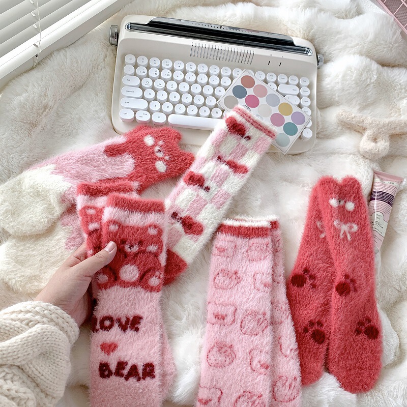 Women's mink velvet socks autumn and winter mid-calf pink strawberry bear thickened fleece-lined home sleeping floor socks wholesale Women's mink velvet socks autumn and winter mid-calf pink strawberry bear thickened fleece-lined home sleeping floor socks wholesale