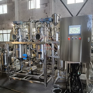 中央循环结晶器或称内循环蒸发器，中央管装有大流量轴流推进器