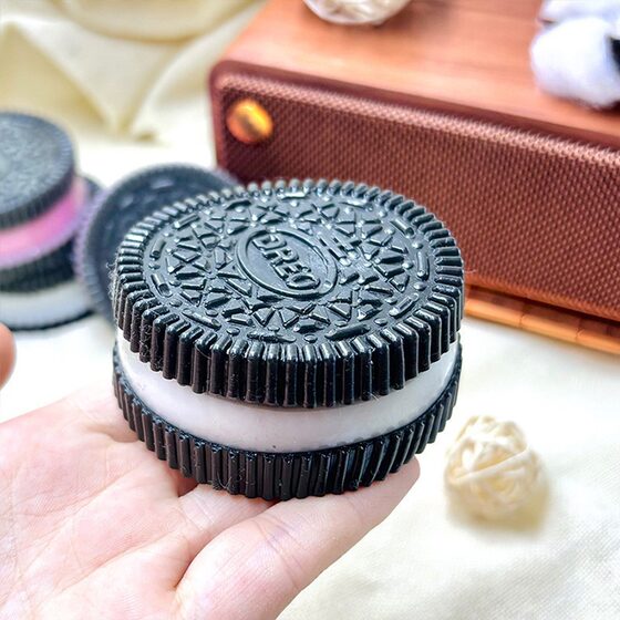Internet Red Simulation TPR Oreo Biscuits Pinch Music Super Soft Food Play Sandwich Cake Venting Decompression Decompression Toy