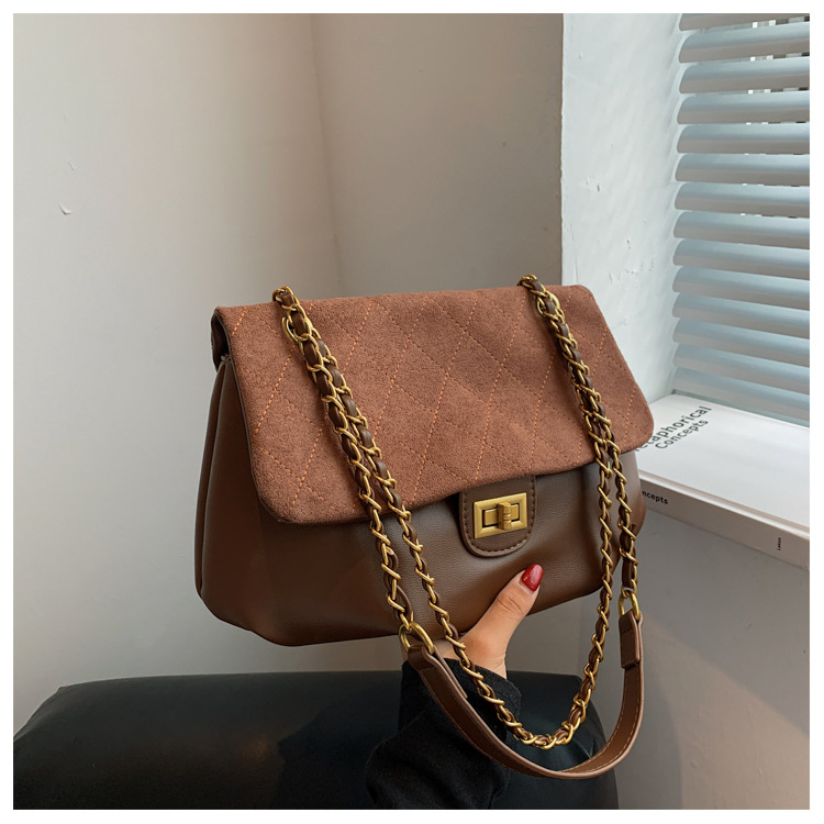 Fashion Large-capacity Contrast Color Rhombus Chain Shoulder Bag Wholesale Nihaojewelry display picture 2