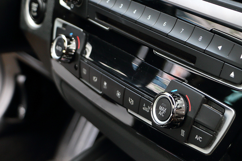 Suitable for Bmw Air Conditioning Knob Cover 1 Series 2 Series 3 Series 4 Series X1X2F30F35 Audio Volume Adjustment Button Cover