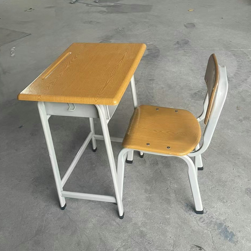 碧丽华板课桌椅 (2)