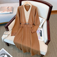 大码假两件拼接针织连衣裙女秋冬胖mm高级感气质收腰显瘦毛衣长裙