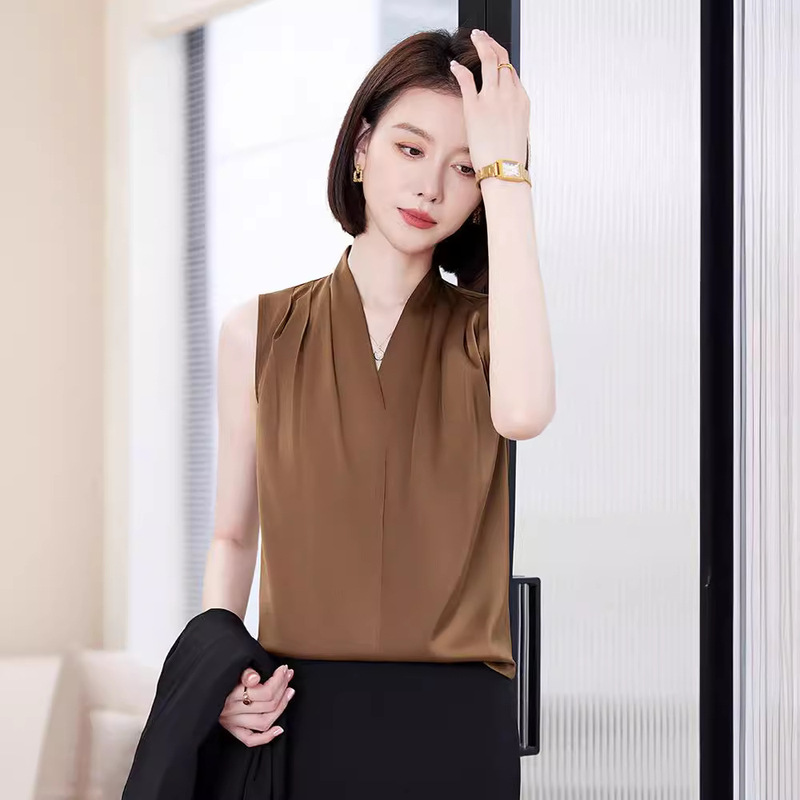 Little Fish Girl Same Style 2024 Spring/Summer New Style Shirt Satin Chiffon Black Top White Sleeveless V-Neck Shirt for Women