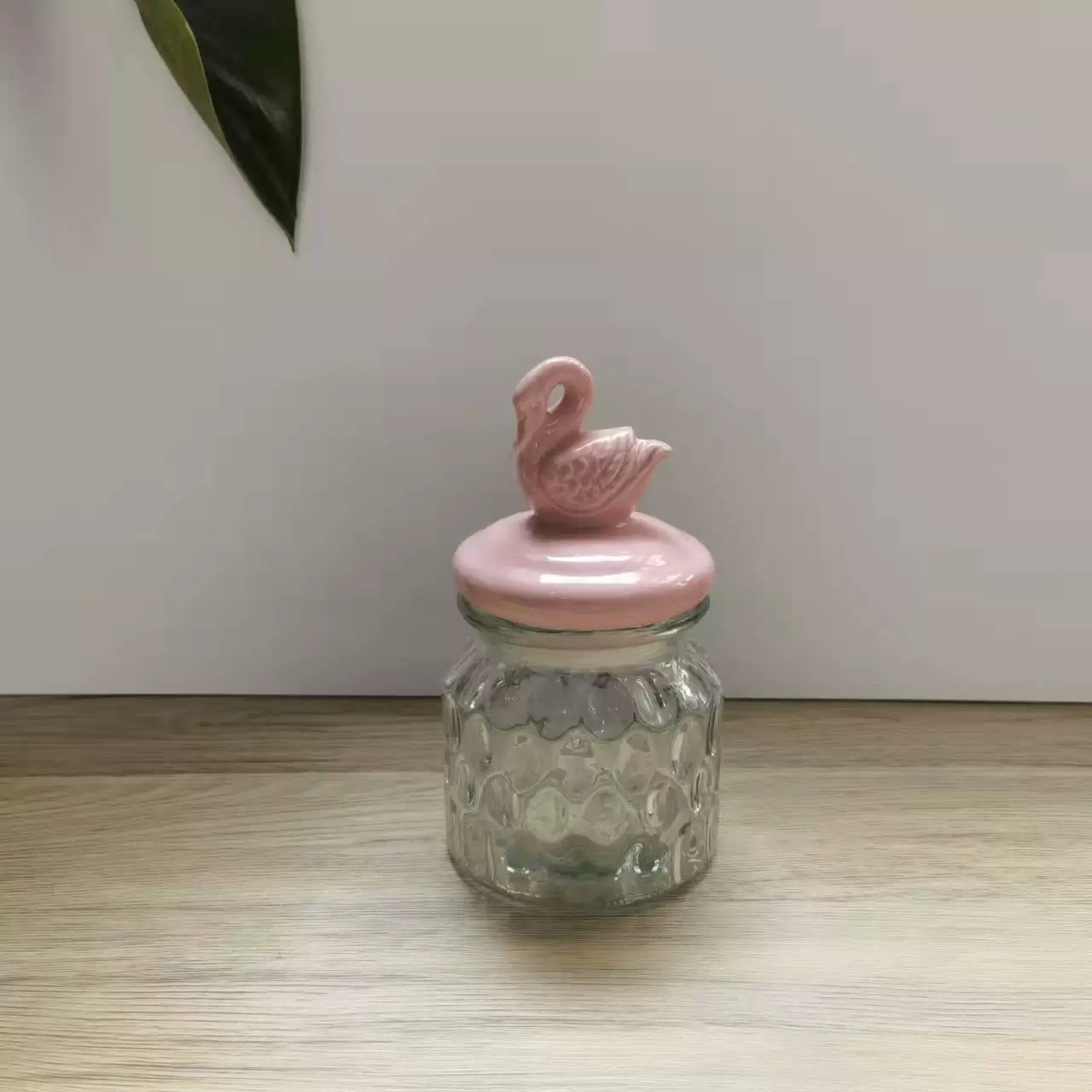 Small glass swan