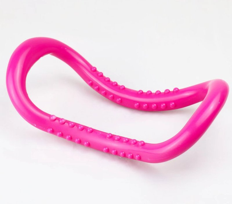 ヨガの輪を開けて肩の神器のヨガの輪のフィットネスの器材を開けます。|undefined