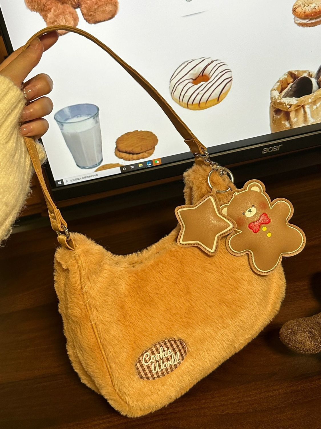 New 2023 Autumn/winter Luxury Plush Bag Women's Cute Plush Handheld Underarm Bag Cross Shoulder Bag_voghion.com
