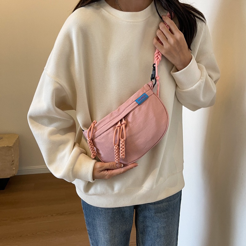 Los fabricantes venden al por mayor nuevos bolsos de mujer, bolsos de pecho de tela Oxford de moda, bolsos de mensajero de hombro para damas casuales, bolsillos de moda de todos los partidos