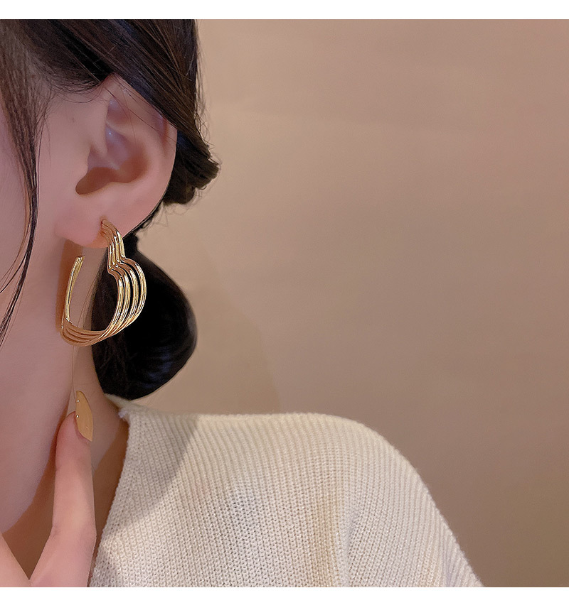 Exaggerated Heart Shape Alloy Plating Womenu0027S Ear Studs 1 Pair