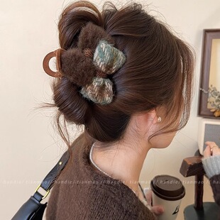 Autumn and winter plush bow-knot grabber shark clip on the back of women's head 2025 new high-end small fragrant style hair headwear