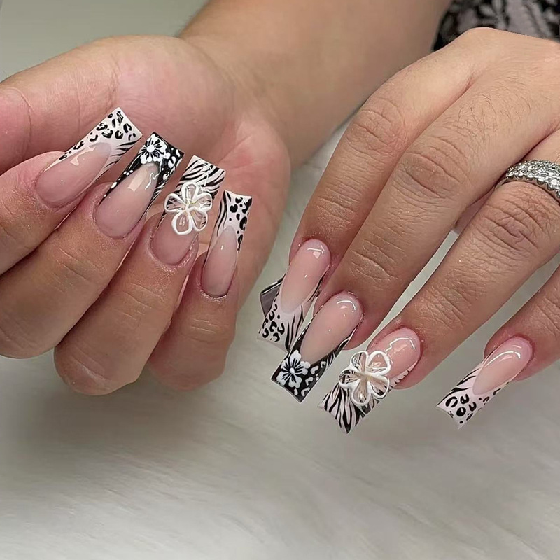 Black and White Leopard Print Flower 3D Embossed Design Rectangular Wearable Nail Manicure Fashion Cross-Border Fake Nails