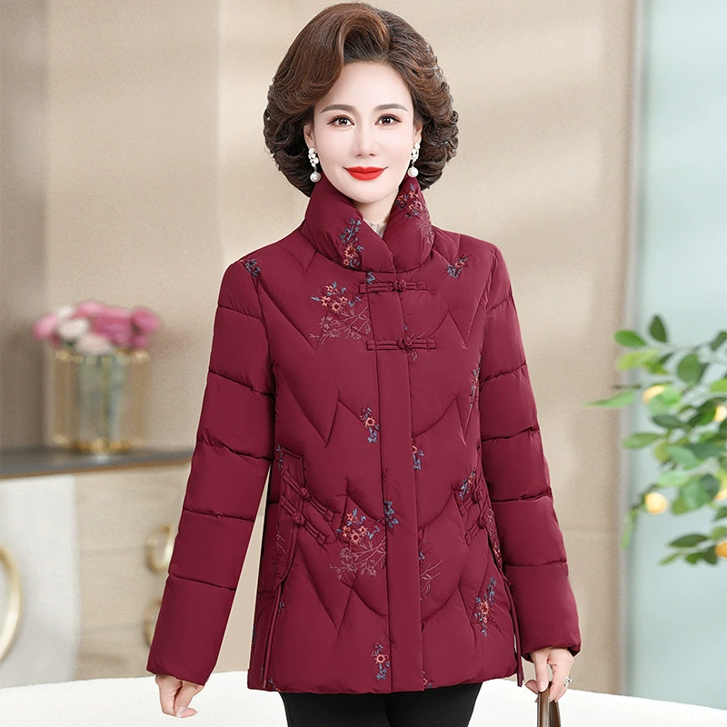 Зимнее пальто для женщин среднего и пожилого возраста