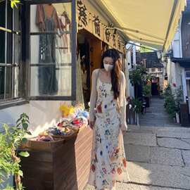 2025新款早春装茶歇法式碎花吊带连衣裙子女夏季海边度假沙滩长裙