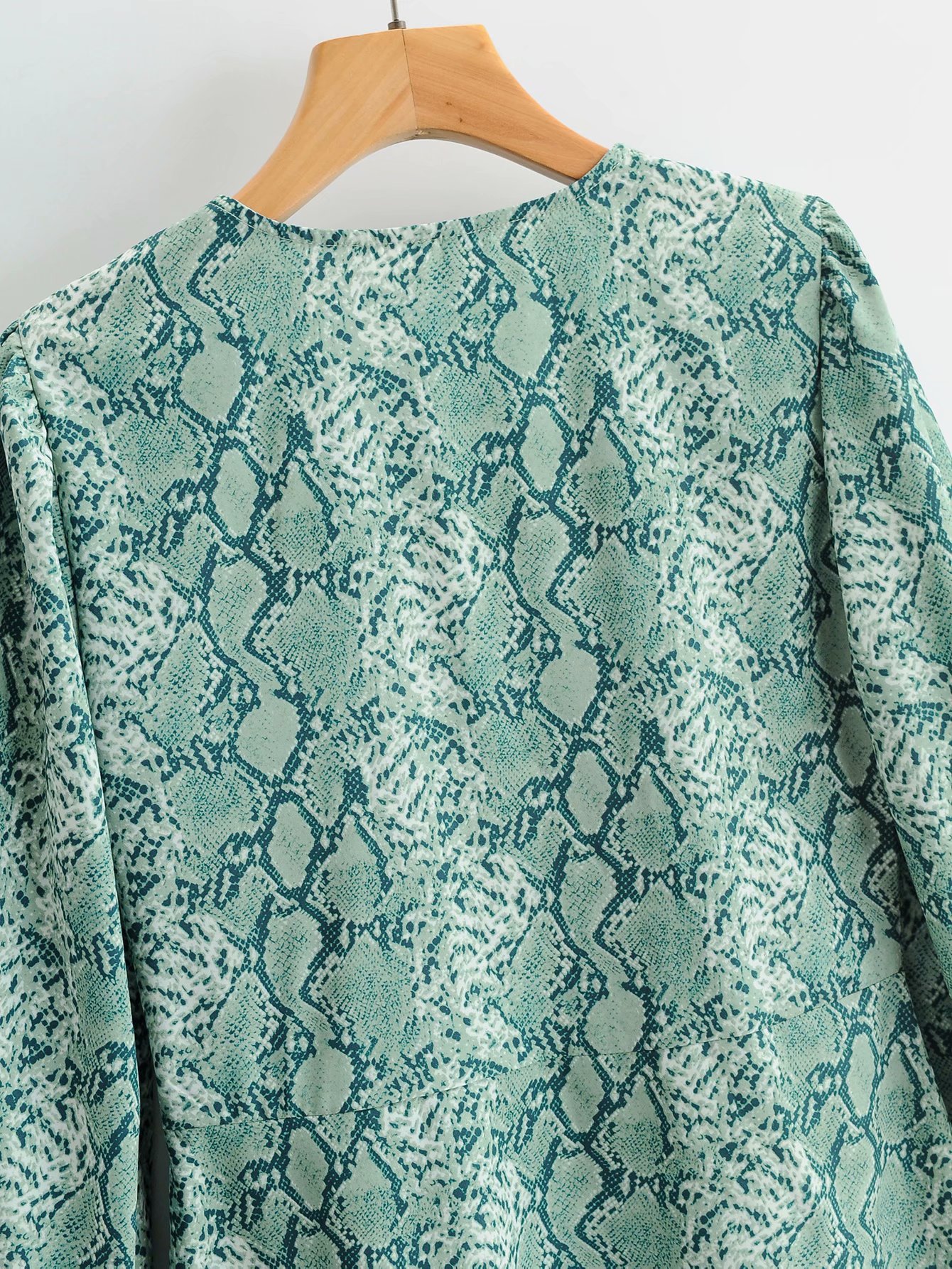 new V-neck green snake print long-sleeved puff sleeve dress  NSAM25617