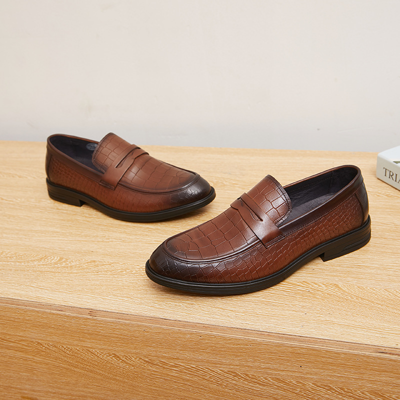 New professional men's business leather shoes with low heel embossed embossed working men's shoes_voghion.com