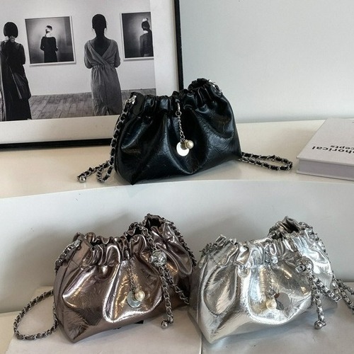 2024 new bags for women, niche light luxury pleated cloud bag, chain crossbody bag, fashionable and versatile shoulder bucket bag