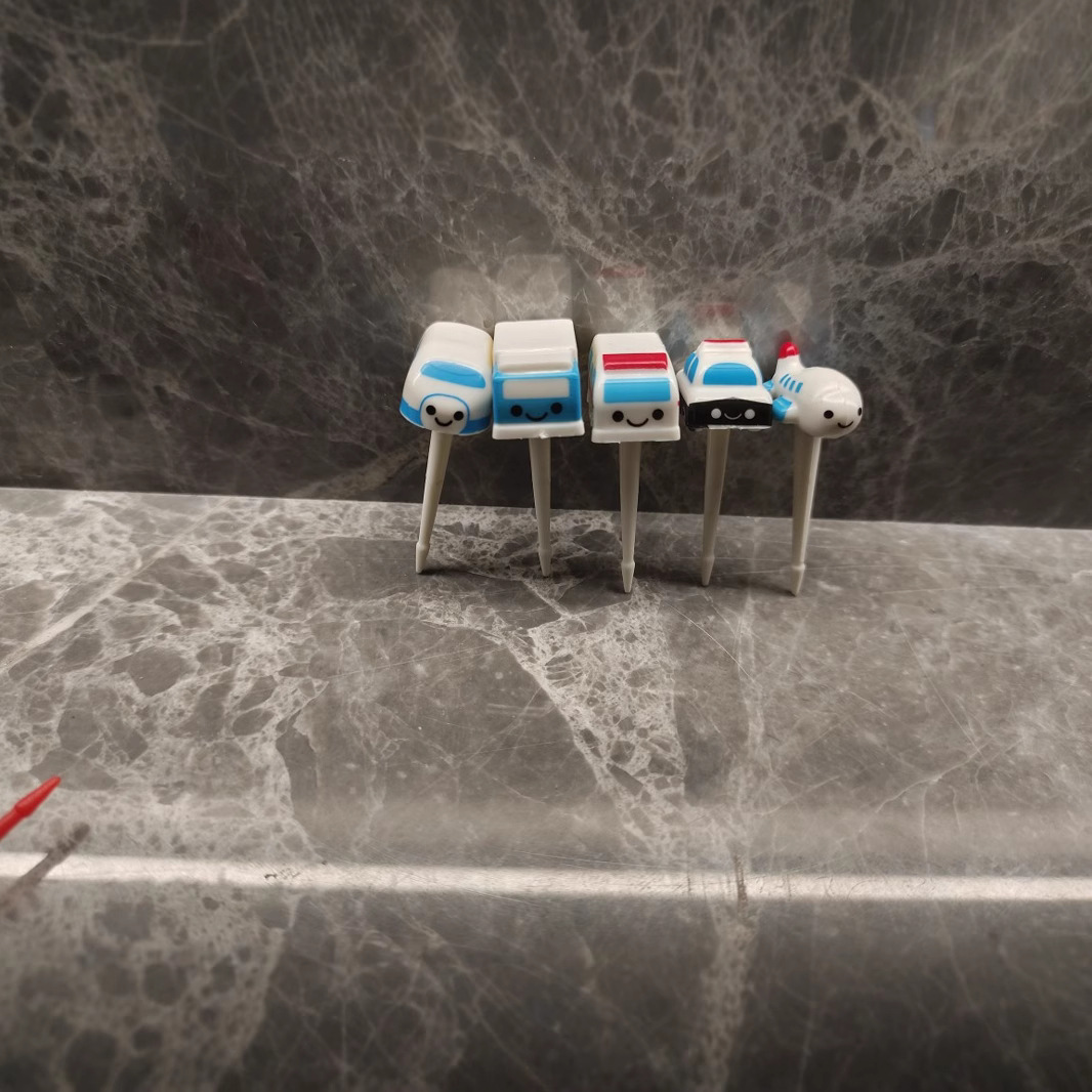 Nuevo estilo japonés fruta palo de dibujos animados coche fruta tenedor once paquete color fijo