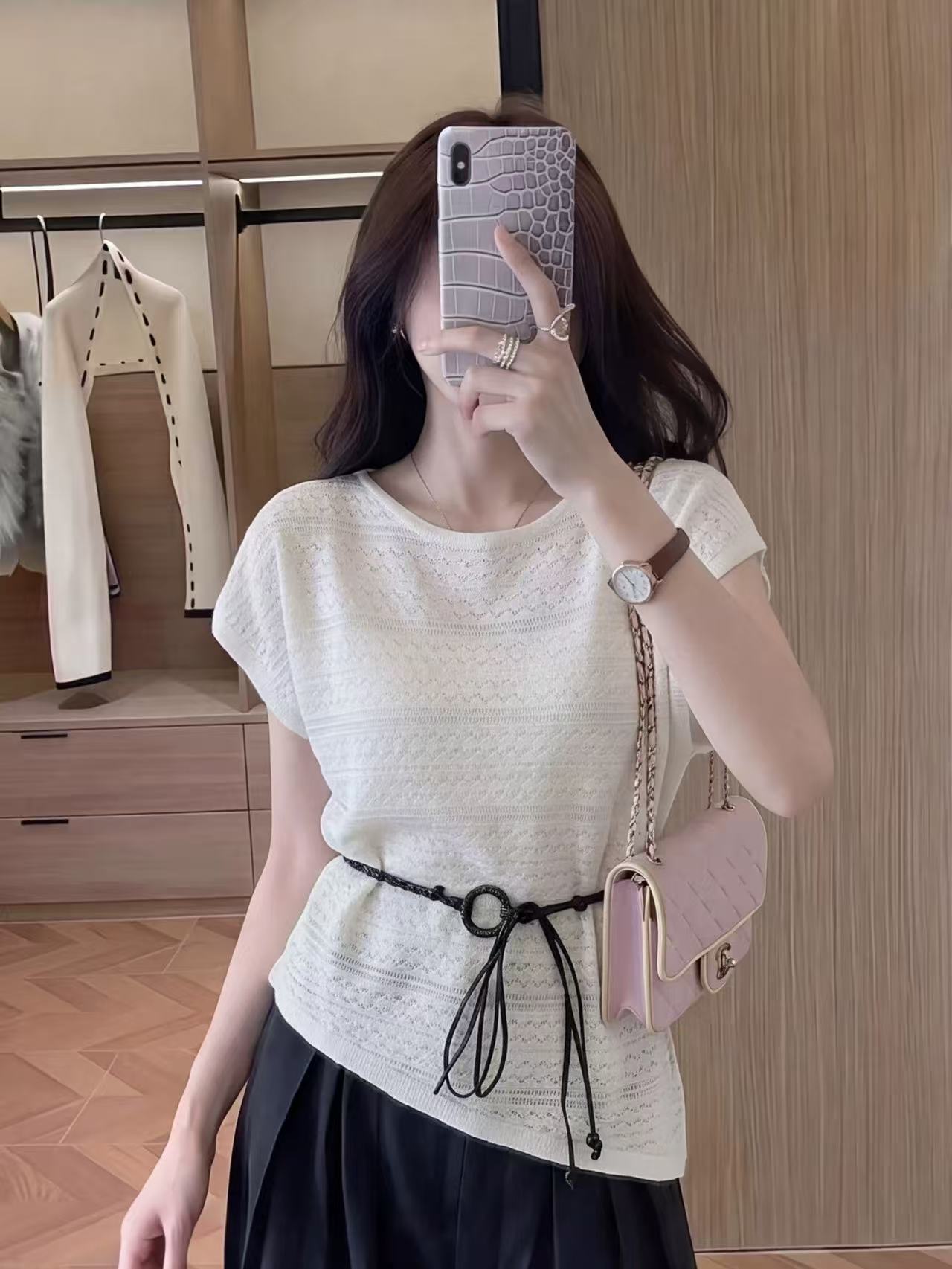 Áo thun ngắn tay nữ phong cách Pháp, thiết kế thắt eo tôn dáng — đen