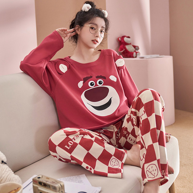 Demi-season pijama with a round collar