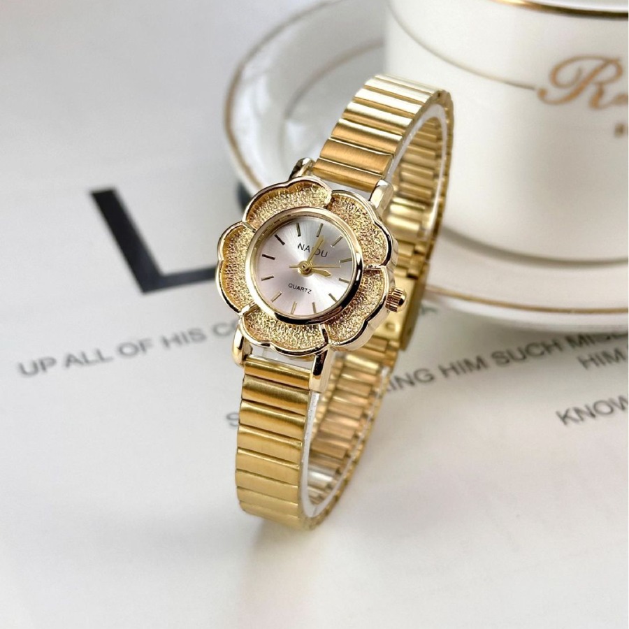 New Retro Women's Small Gold Watch Cross-border Explosions Diamond-encrusted Women's Watch Middle Ancient Temperament Dial Niche High-end Watch