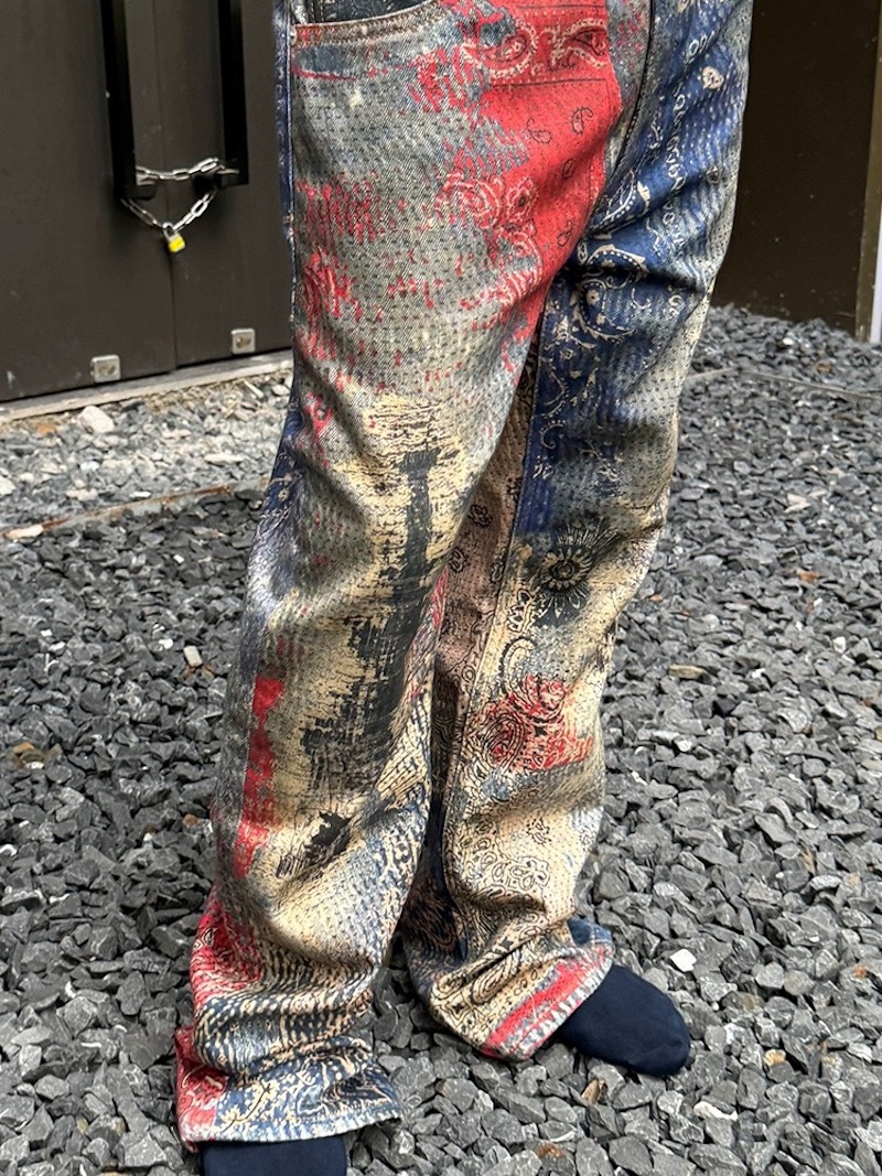 Jeans uomo gamba larga lavaggio effetto 3d vestibilità loose_voghion.com