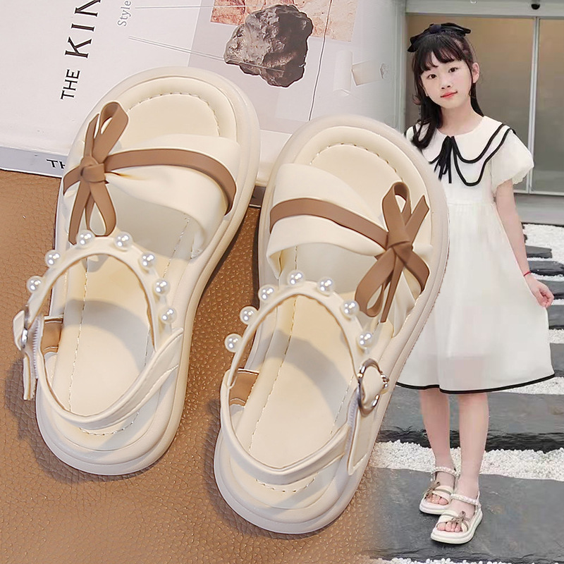 Niñas sandalias versátiles 2026 verano nuevo niño suave zapatos de playa de aire extranjero zapatos de princesa de perla para niños grandes image 3