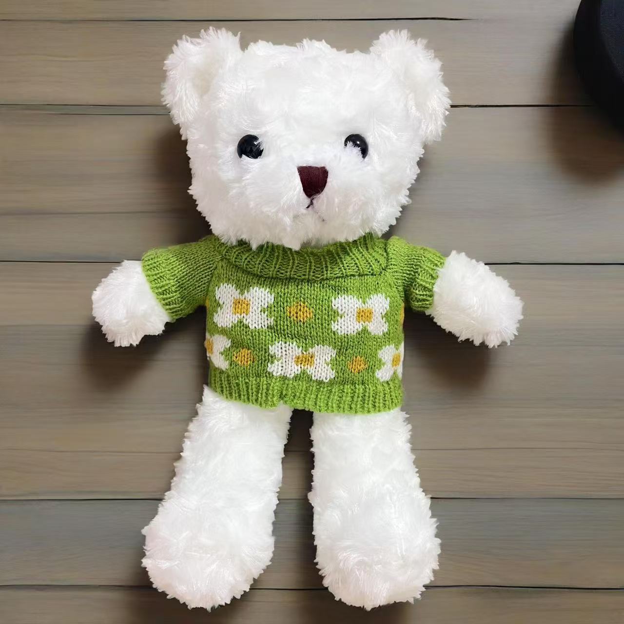 Green flower sweater white bear