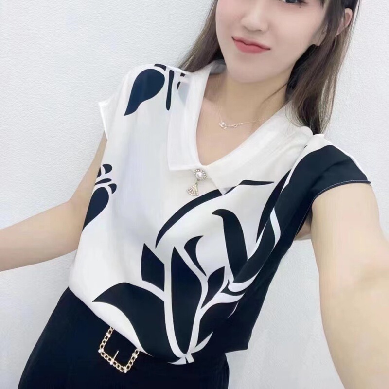 Women's Stylish and Fashionable New 2026 Summer Shirt, Slim-Fit Top with Unique Design, Niche Short-Sleeve Blouse