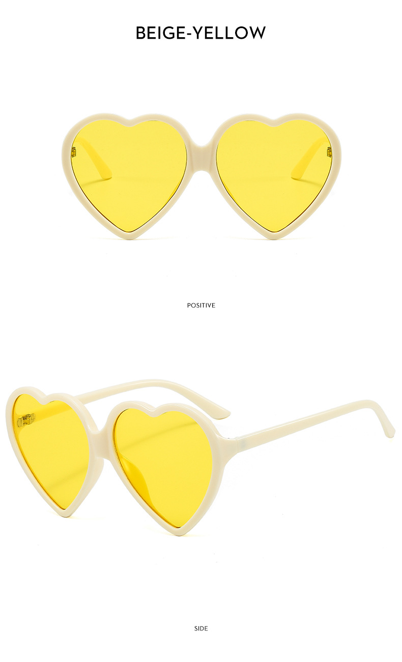 Occhiali da sole a cuore da donna accessorio moda street style_voghion.com