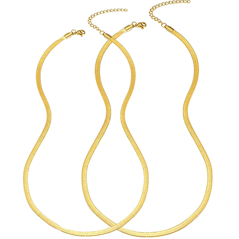 Collana a strati minimalista con catene delicate da donna_voghion.com
