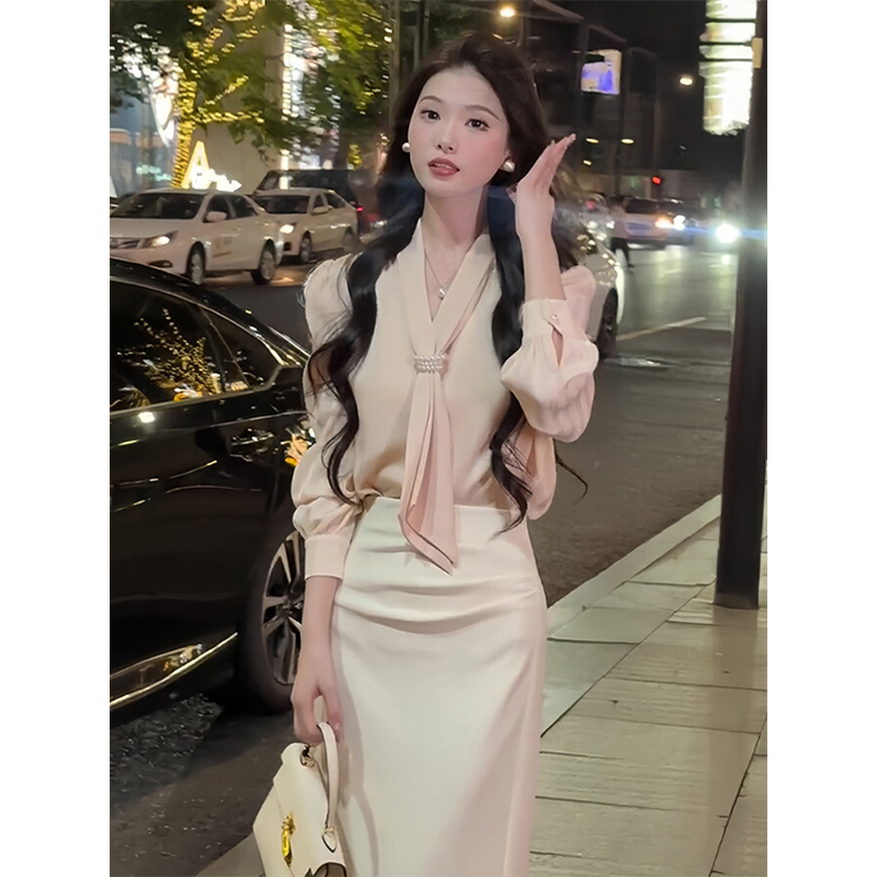 French Style Ribbon V Neck Satin Shirt for Women, Spring Style, Light and Mature Style, Workplace Work Clothing Interview Shirt, Trendy