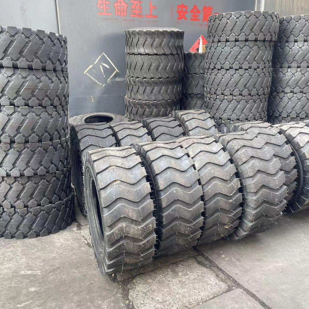 工厂销售装载机轮胎23.5-25工程胎推土机轮胎 批发