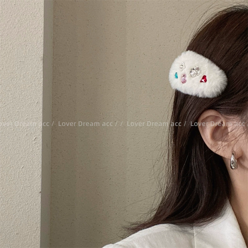 Геометрический фиолетовый? Wait 'fuchsia' is ярко-розовый/фуксия. 'Geometric fuchsia hairgrip, cute bangs, hairpins, hair accessory'