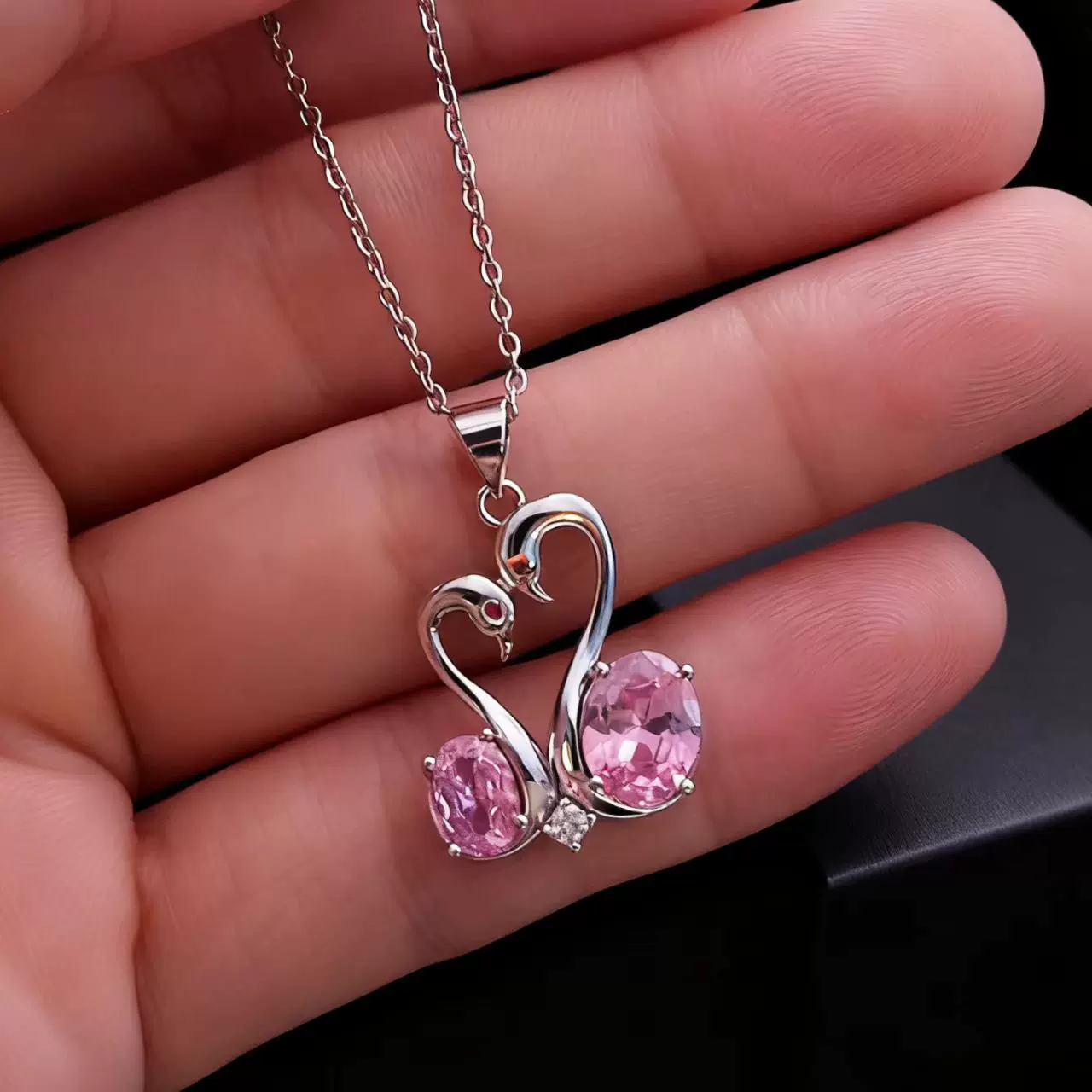 直播新款饰品仿椰圆粉钻天鹅之恋项链女欧美双天鹅锆石吊坠锁骨链