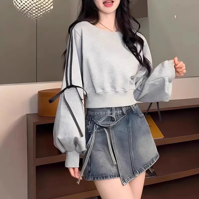 Plus-Size Bowknot Casual Retro Long-Sleeve Sweatshirt for Women, New Autumn Style, Flattering for Curvy Figures, Striped Top Plus-Size Bowknot Casual Retro Long-Sleeve Sweatshirt for Women, New Autumn Style, Flattering for Curvy Figures, Striped Top