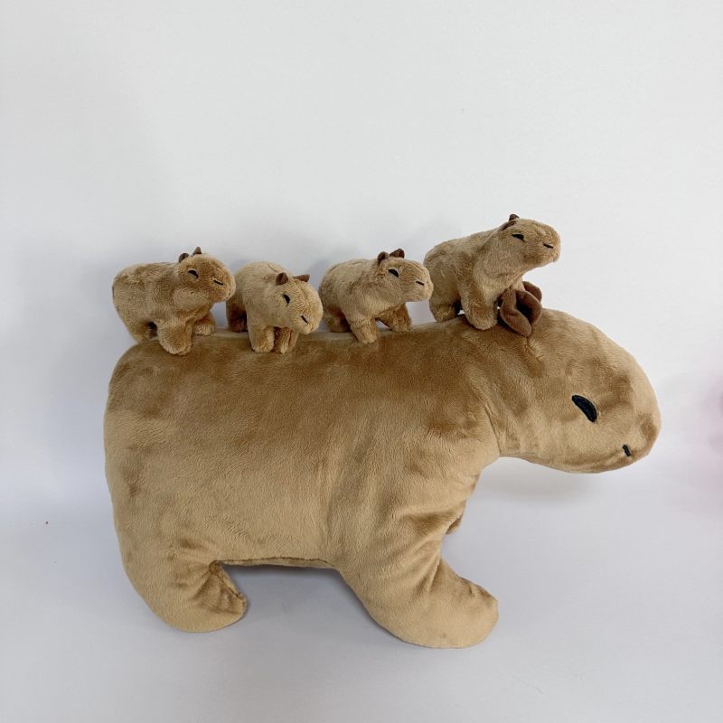 물 기니피그 엄마와 아이 (소 4 마리)